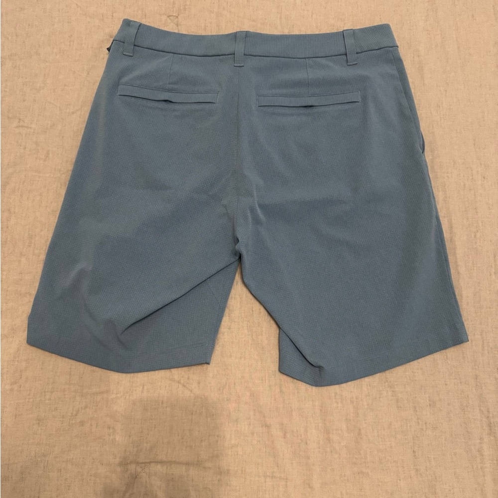 Lululemon Men's Short - Picture 2 of 3